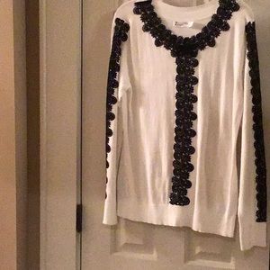 NY CO- SWEATER- WHITE WITH BLACK LACE TRIM- SIZE L